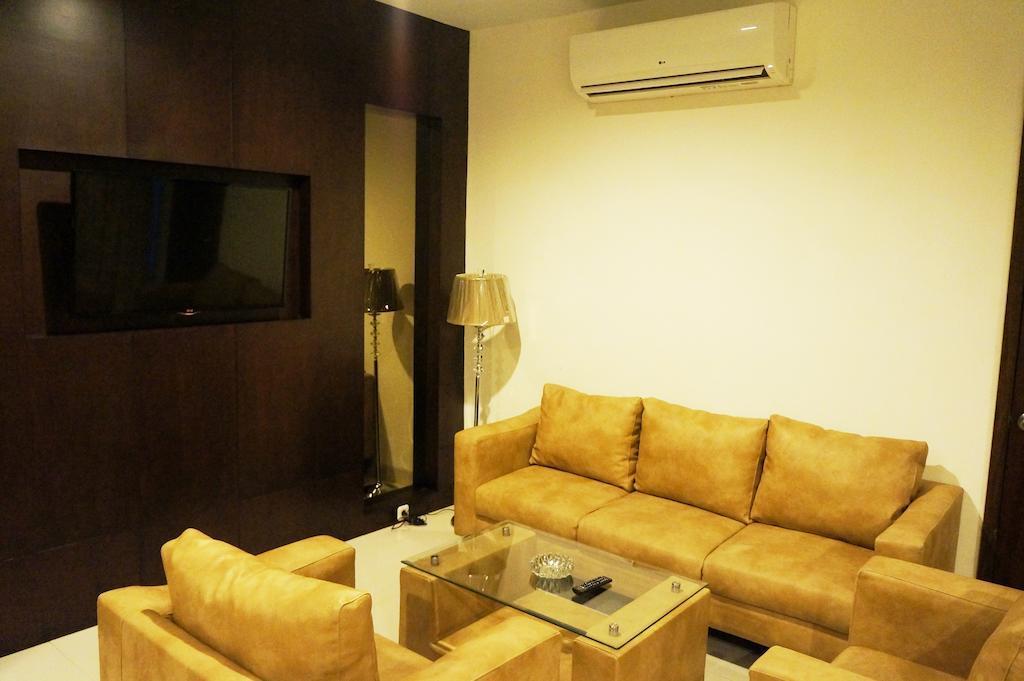 Ameera Hotel Pekanbaru Esterno foto