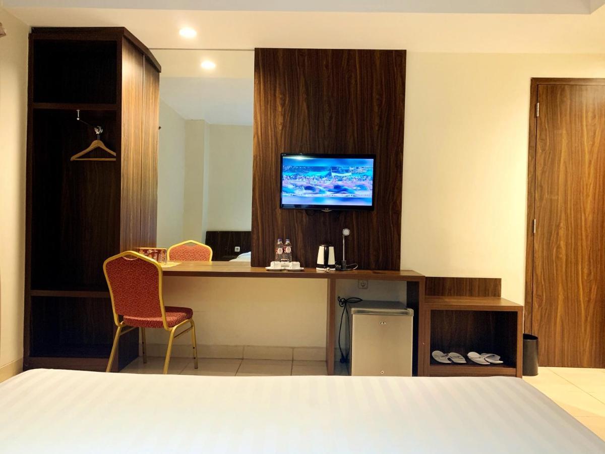 Ameera Hotel Pekanbaru Esterno foto
