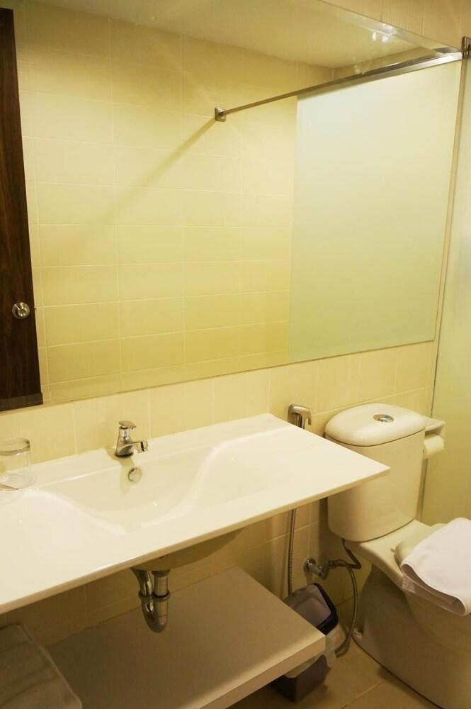 Ameera Hotel Pekanbaru Esterno foto