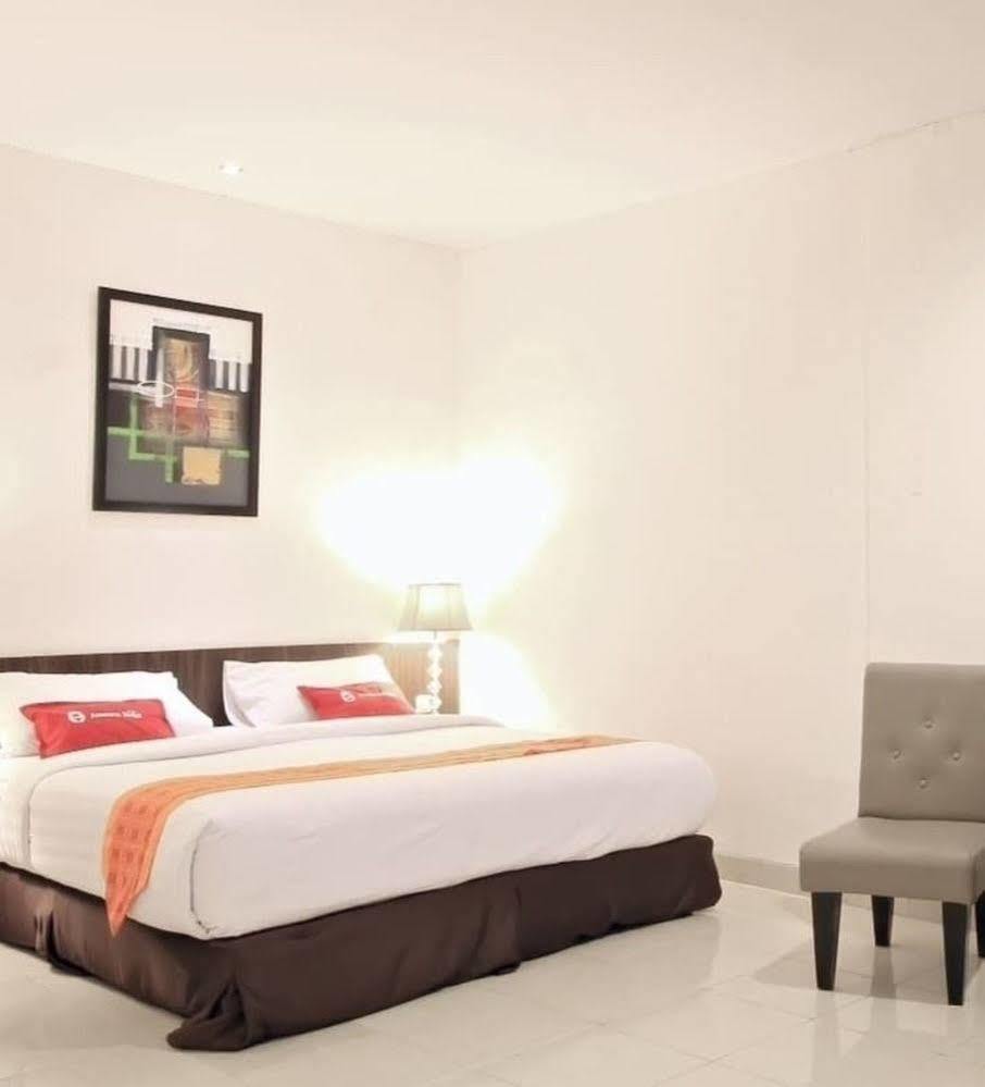 Ameera Hotel Pekanbaru Esterno foto